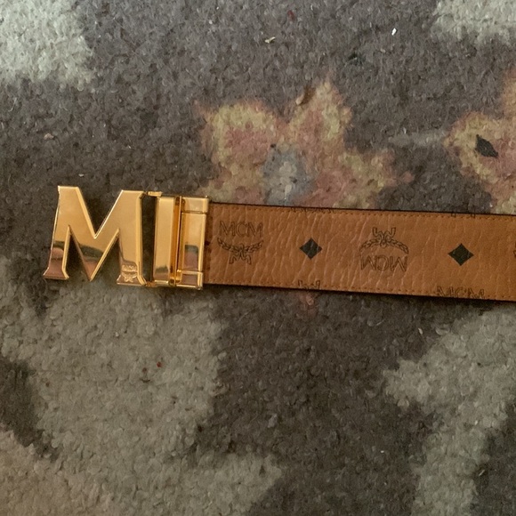 McM reversible with original logo and color scheme !still like new  price firm